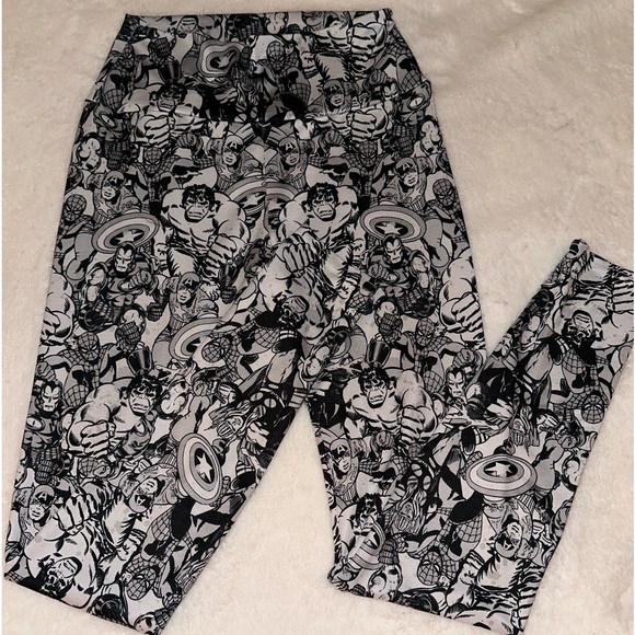 Marvel leggings from Universal Studios - Picture 1 of 3